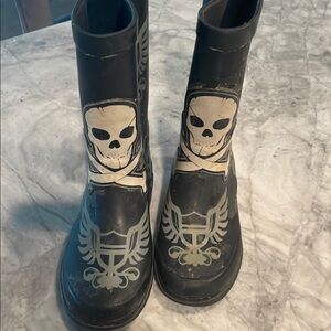 Chooka rubber rain boots skull, and cross bone rock ‘n’ roll design size 12